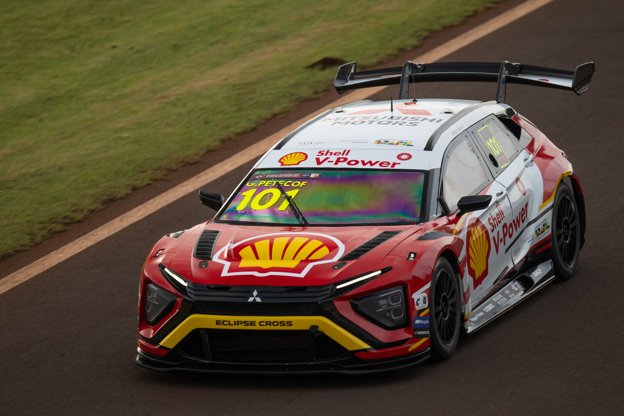 Shell salva top10 na corrida principal da Stock Car em Cascavel com Gianluca Petecof