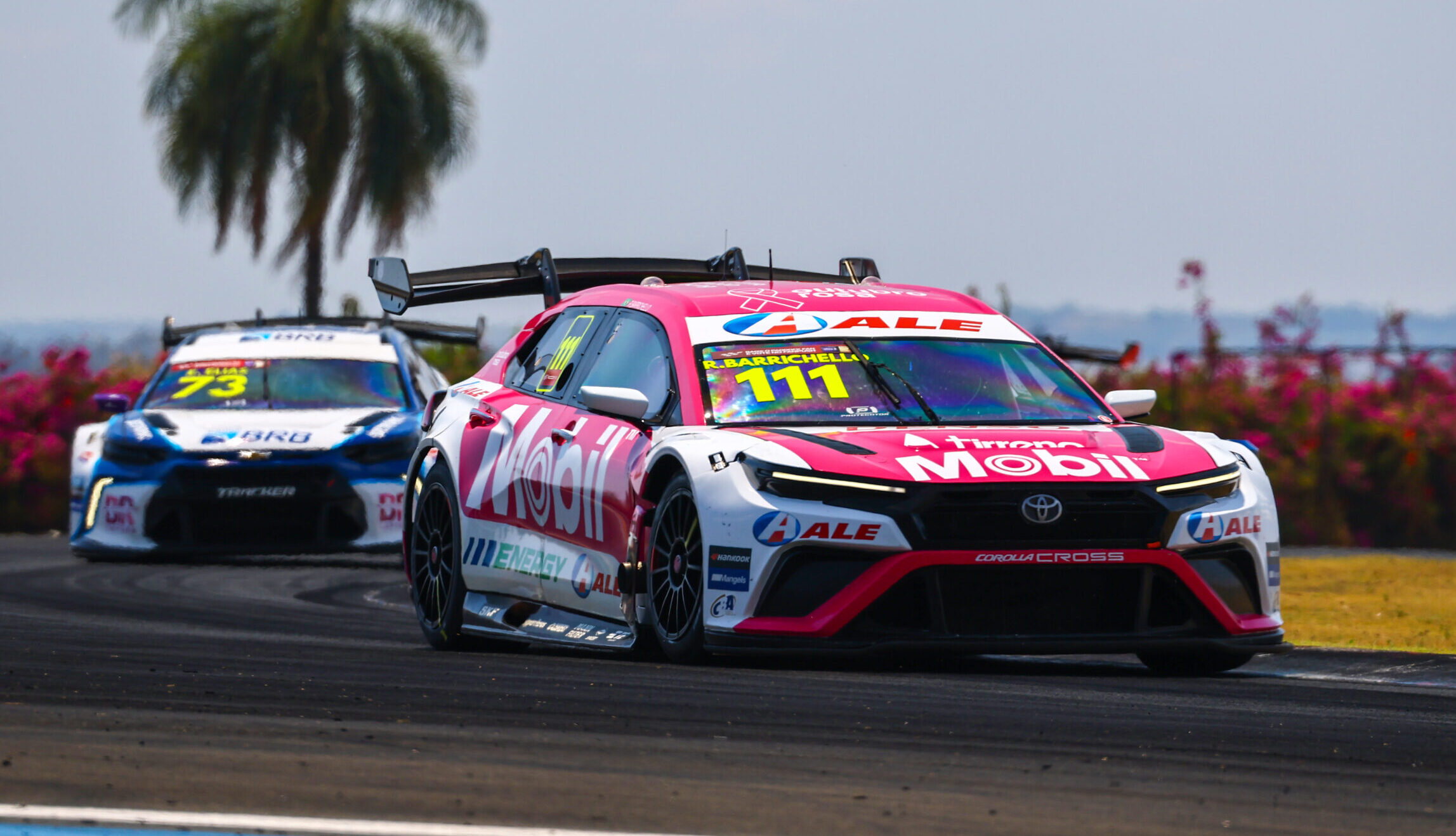 Piloto Mobil™ Rubens Barrichello sai do Velocitta com duplo top5