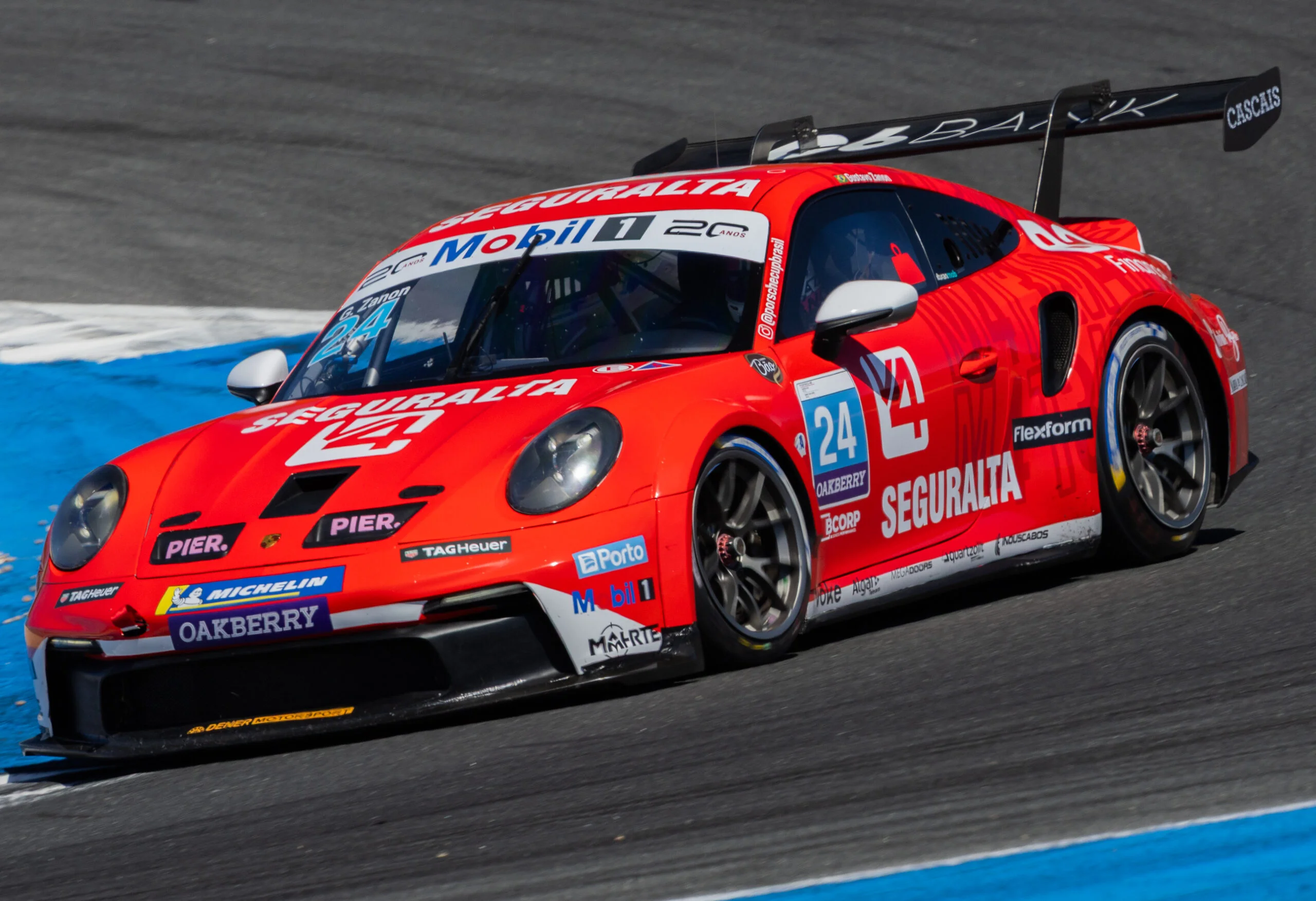 Gustavo Zanon mira pódio para fechar a temporada da Carrera Sport em alta