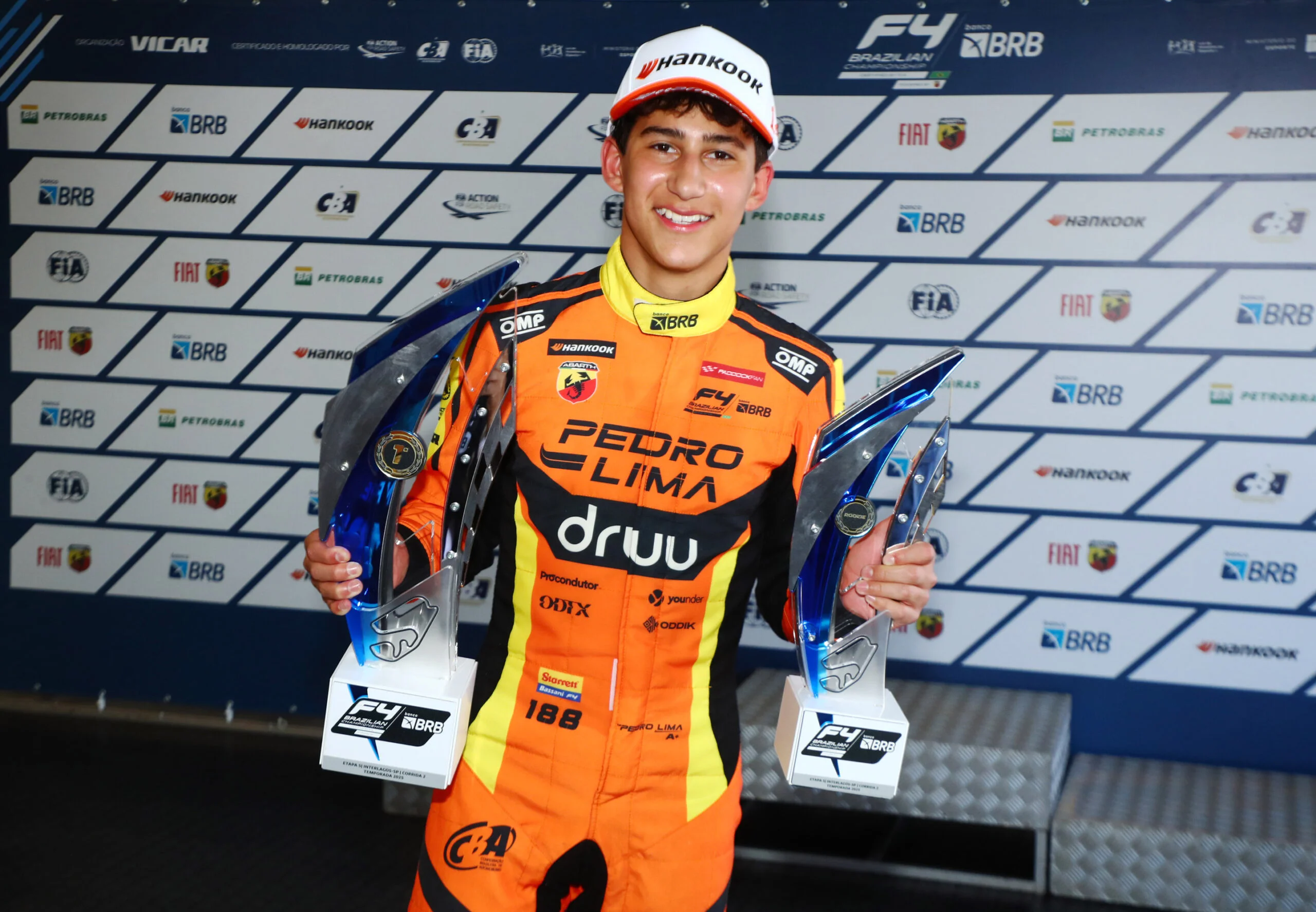 Pedro Lima assina com a Van Amersfoort Racing para temporada completa na Europa em 2026